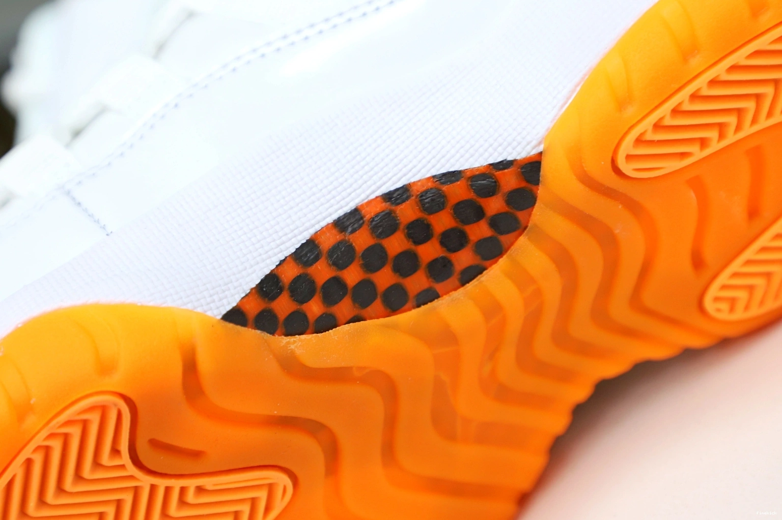 'BRIGHT CITRUS' AIR WMNS 11 RETRO JORDAN LOW 0905